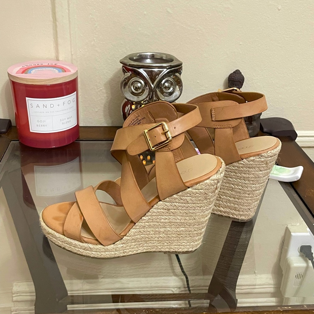 Blush pink wedges